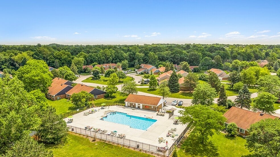 6424-Silverbrook-W-W-Bloomfield-Township-MI-24_1000px