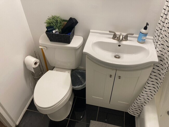 Taft Towers unit 409, Arlington, VA 22201 - photo 6