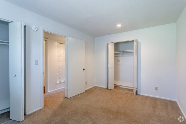 The Village Apartments, Overland Park, KS 66204 - photo 4
