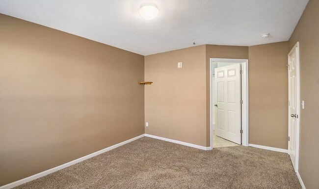 12947 Townsend Dr unit 611, Grand Ledge, MI 48837 - photo 5