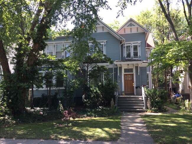 1306 Hinman Ave unit D, Evanston, IL 60201 - photo 2