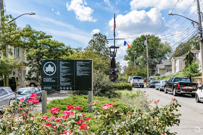 Pleasant Plains Plaza is a small park in Pleasant Plains.