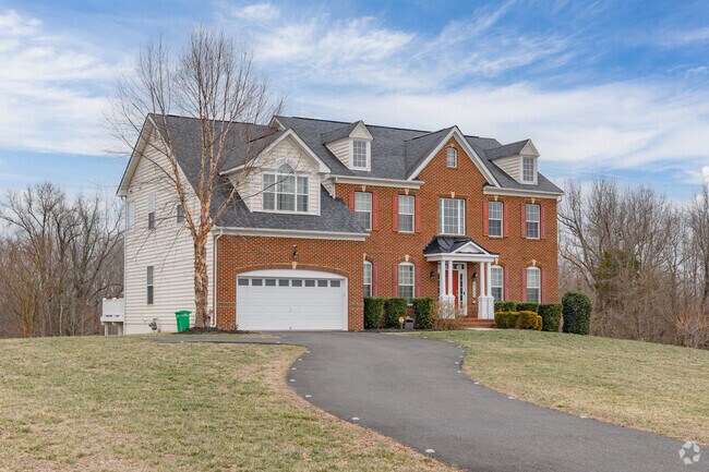 Big homes on big lots are no stranger to Croom.