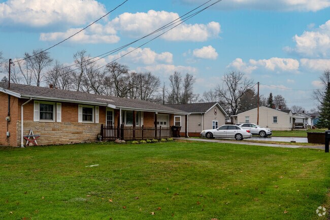 A variety of home styles can be found in Leavittsburgh.