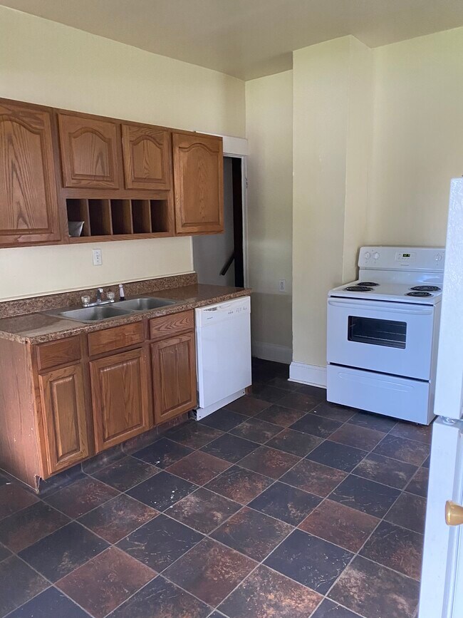 69 W Blake Ave, Columbus, OH 43202 - photo 7