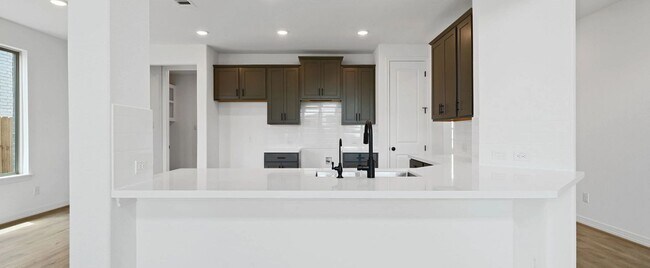 4013 Sterling Springs Ln, League City, TX 77573 - photo 7