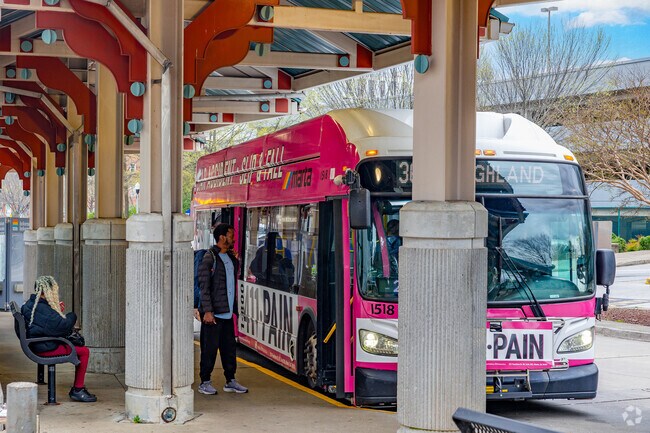 Getting around Glennwood Estates and the surrounding areas can be easy with the MARTA bus lines.