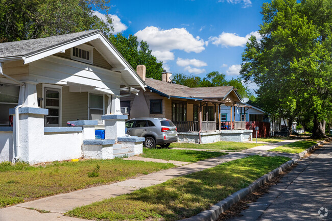 It is common to find small front porches among MacDonald homes.