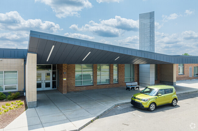Enroll your children in the great school of Pattengill Academy in Lansing.