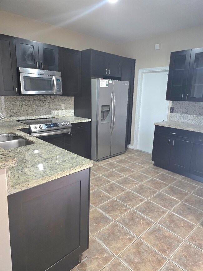 2082 Madeira Dr, Weston, FL 33327