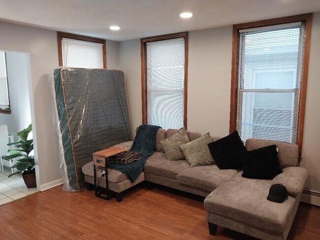 4 Union Ave unit 1, Everett, MA 02149 - photo 3