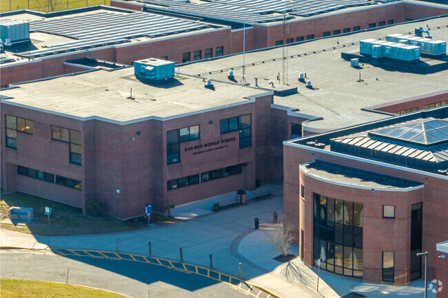 Har-Bur Middle School, is part of  Regional School District 10.