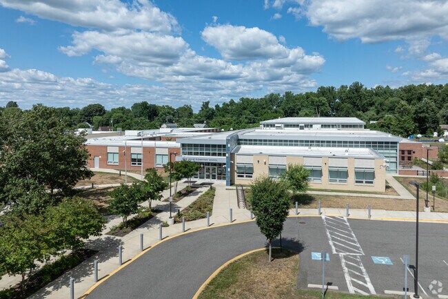 Younger students in Somerset can attend Tulip Grove Elementary School.