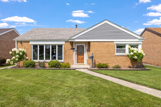 9628 S Knox Ave, Oak Lawn, IL 60453