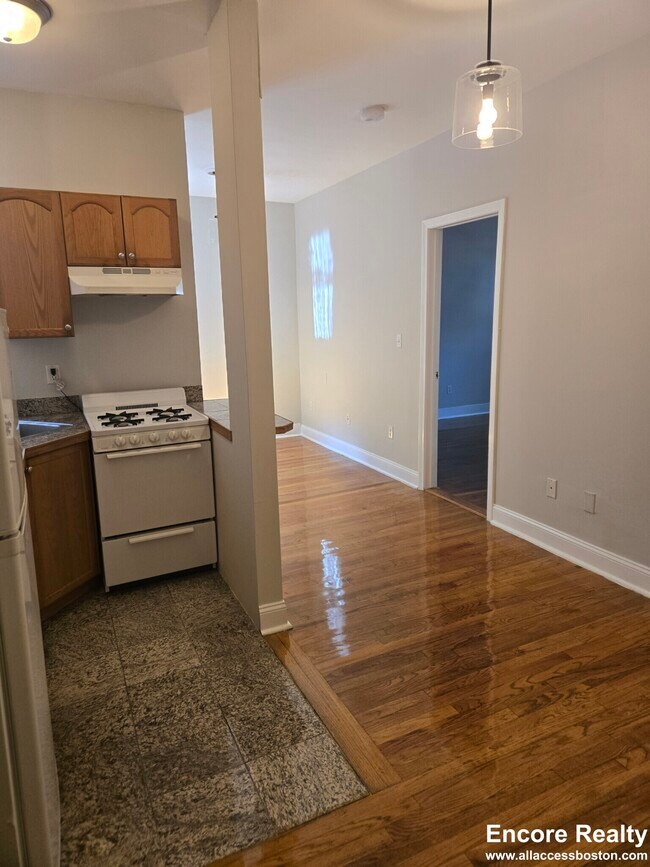1189 Commonwealth Ave unit 16, Boston, MA 02134 - photo 2