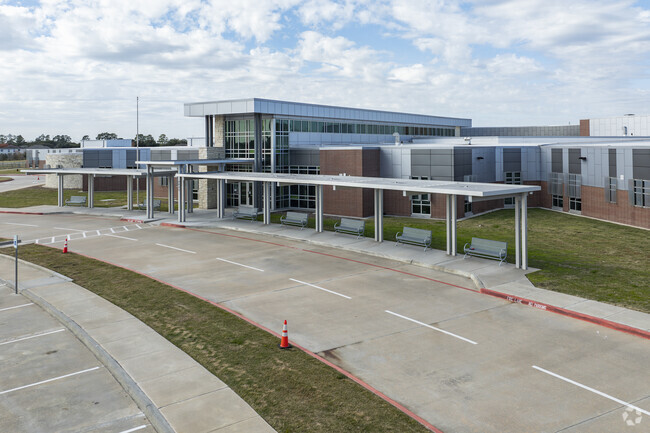 Fox Elementary has a 18:1 student to teacher ratio.