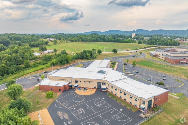 Robert Reid Elementary School receives an overall C+ grade from niche.com.