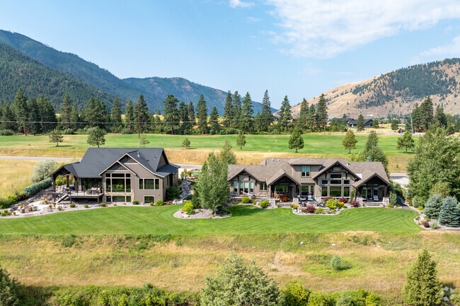 Houses in the area typically cost between $900,000 and $1.25 million.