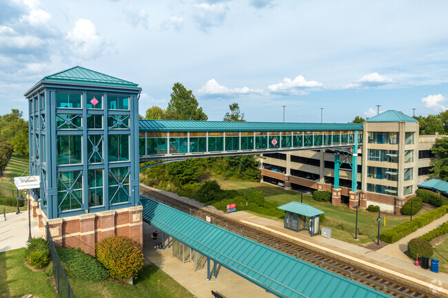 The Woodbridge train station is conveniently located near Marumsco Hills.