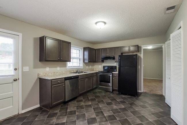 102 1st Day St, Piedmont, SC 29673 - photo 3