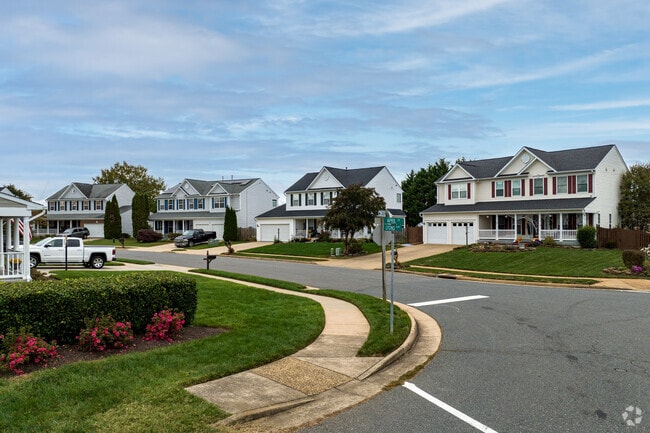 Single-family homes are on large lots adorn Berea.