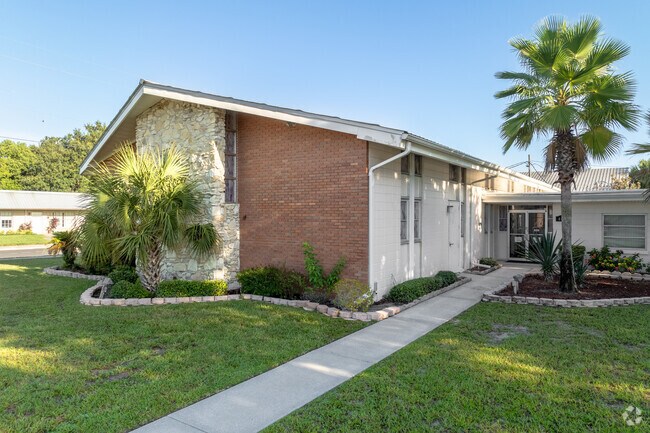 Winter Haven Adventist Academy has over 20 students in grades VPK-6th.