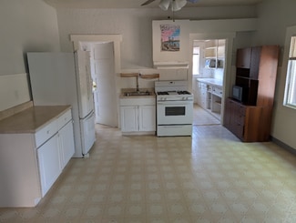 1717 SE Clatsop St Unit A, Portland, OR 97202