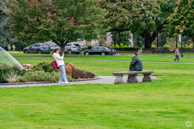 Explore history at the majestic Washington State Capitol near New Market.