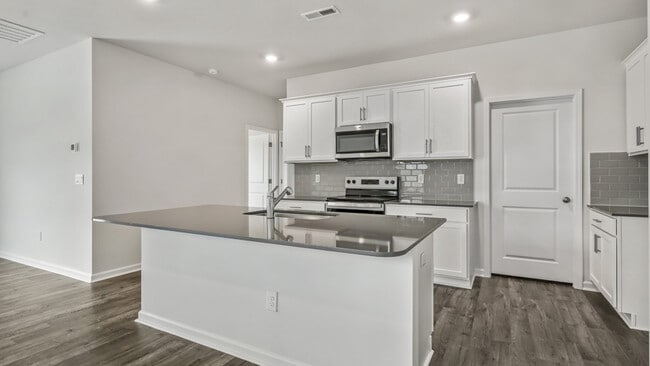 184 Chapel St, Fuquay-Varina, NC 27526 - photo 4