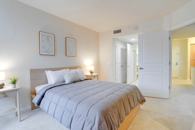 550 14th St S unit FL5-ID1022444P, Arlington, VA 22202 - photo 5