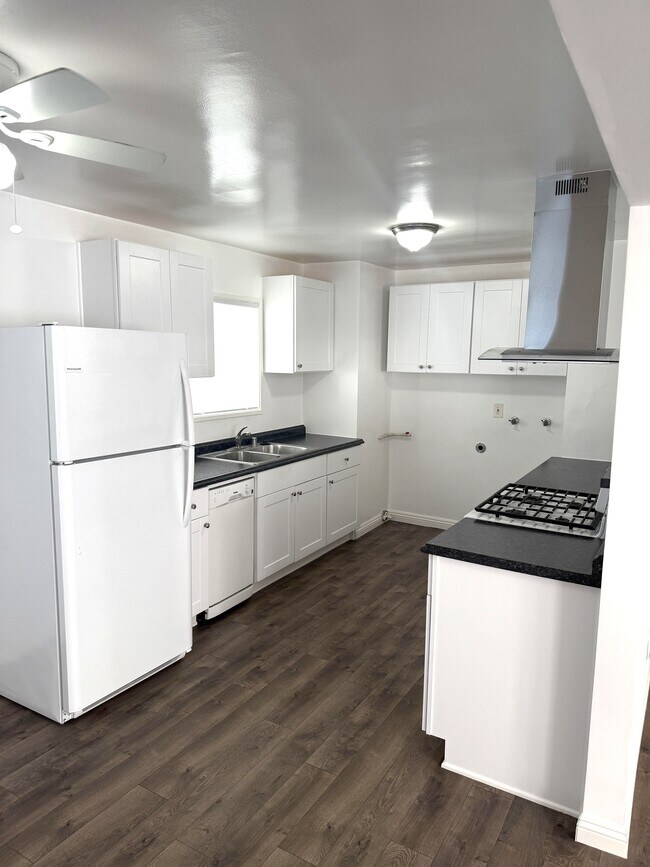 404 Illinois St unit 404, El Segundo, CA 90245 - photo 5