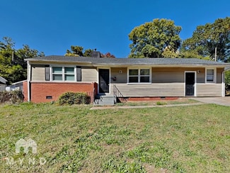 3026 Bellaire Dr, Charlotte, NC 28216