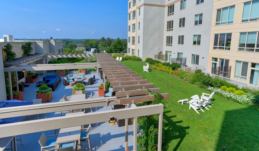 Conveniently located minutes from the train station, fine dining, and high-end shopping