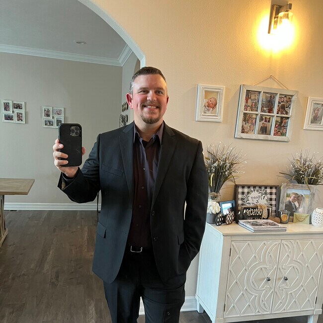 Agent Photo