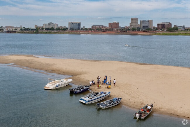 Greater Lincolnshire residents can enjoy a day on the Ohio River in downtown Evansville.