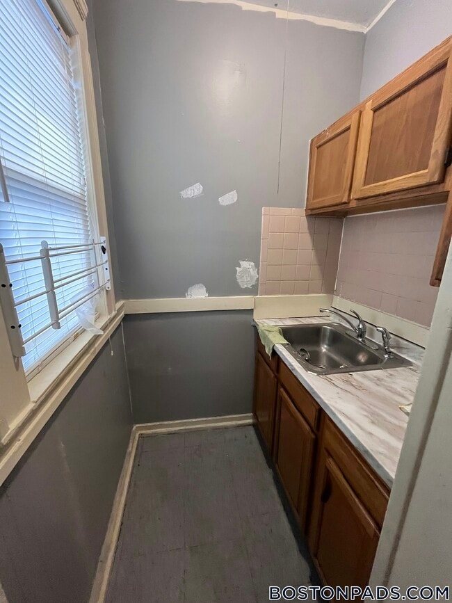 50 Winston Rd Unit L1, Boston, MA 02124
