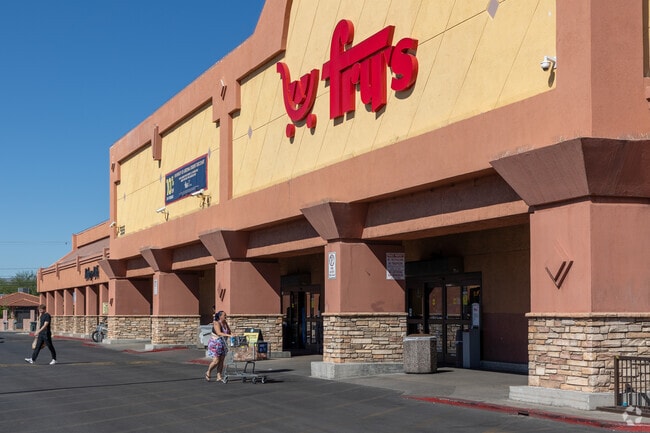 Fry's Food and Drug offers competitive prices for groceries near Jefferson Park.
