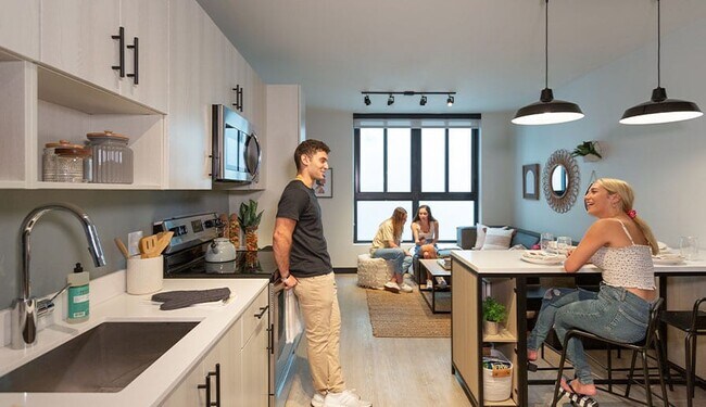 Hub Gainesville 3rd Ave, Gainesville, FL 32601 - photo 2