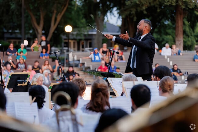 Welcome to the Modesto Band on Tour in Aurora, Modesto Ca.