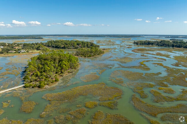 Moss Creek community members can take an adventure the gorgeous Fording Island area.