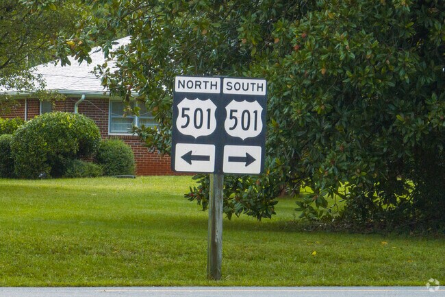 Route 501 quickly connects Boonsboro Acres residents to Lynchburg.