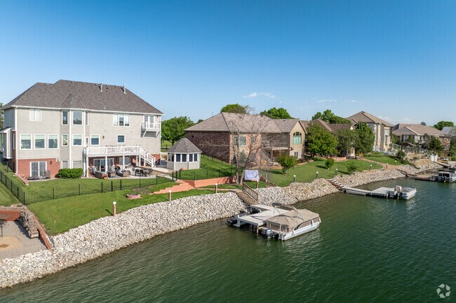 There are a wide variety of home styles throughout Harbor Isle.