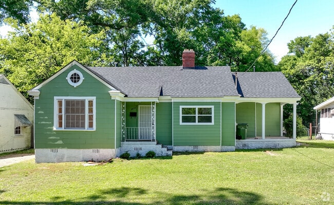 Highland Park has plenty of Craftsman style homes.