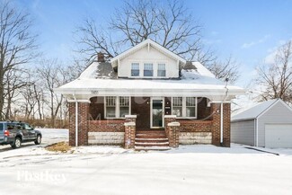 1455 S New Florissant Rd, Florissant, MO 63031
