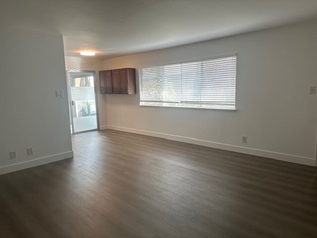 718 N Claremont St, San Mateo, CA 94401 - photo 4