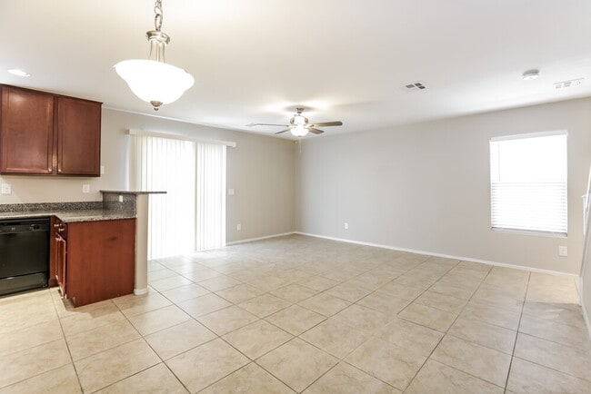 8260 Oliver Twist Ln, Las Vegas, NV 89113 - photo 6