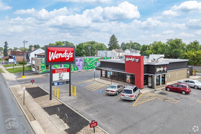 Sullivant Avenue offers dining and shopping options for the residents of Southwest Hilltop