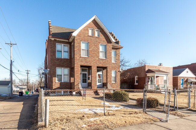4989 Arsenal St unit 4989A, Saint Louis, MO 63139 - photo 2