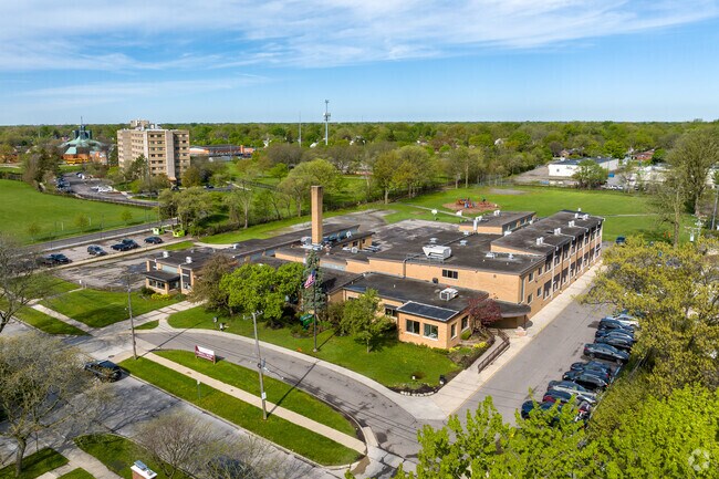 Tyrone Elementary School is centrally located, making pick up and drop off easy.