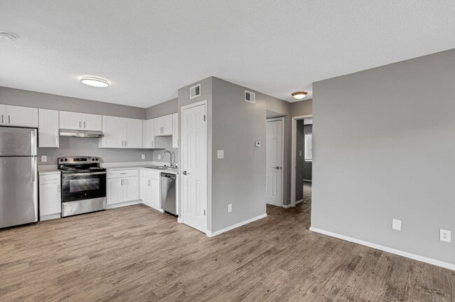 The Laurel, Pensacola, FL 32505 - photo 2